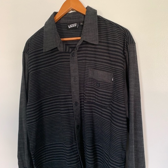 Vans button down long sleeve shirt - Picture 3 of 4
